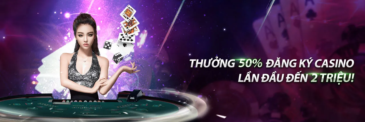 Bàn chơi casino với chip và bài, tượng trưng cho chiến lược tại bj888 login